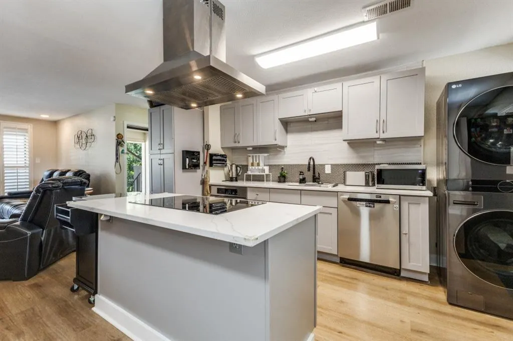 7832 Royal Lane, #212