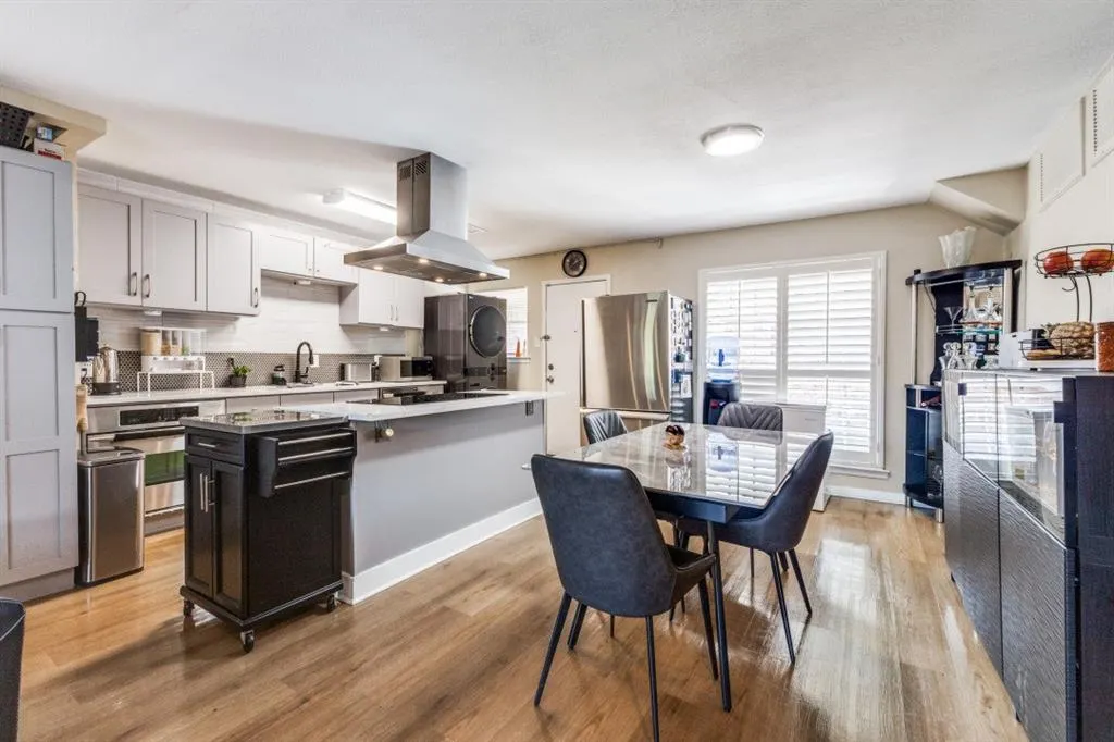 7832 Royal Lane, #212