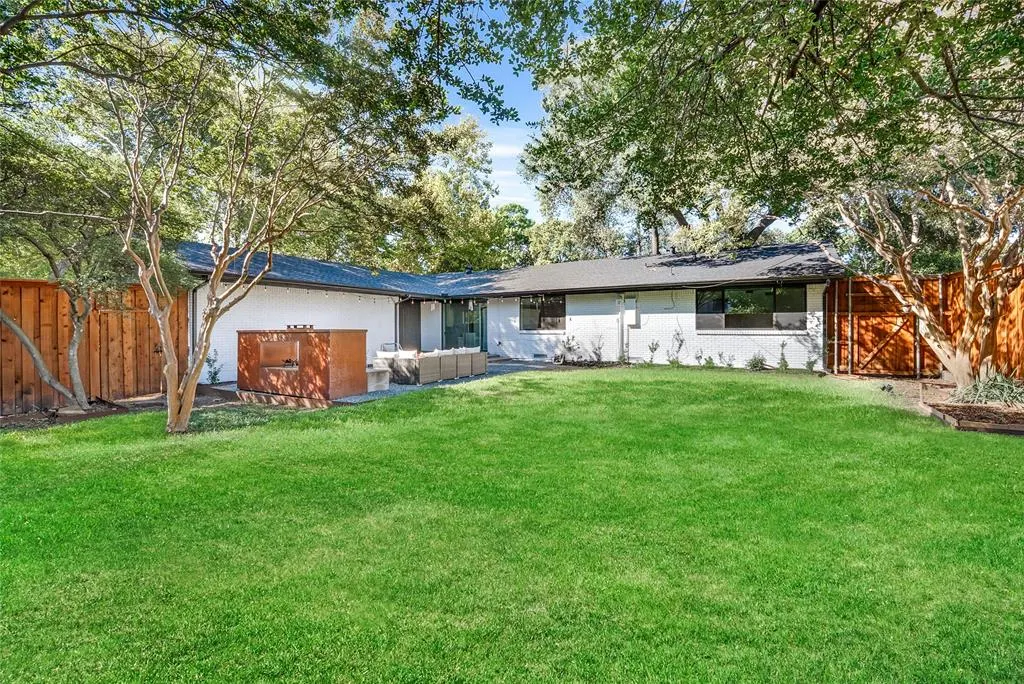 921 Teakwood Drive