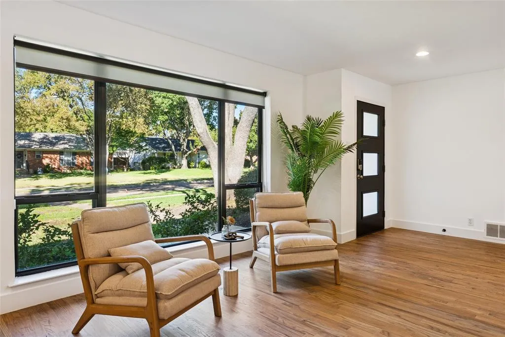 921 Teakwood Drive