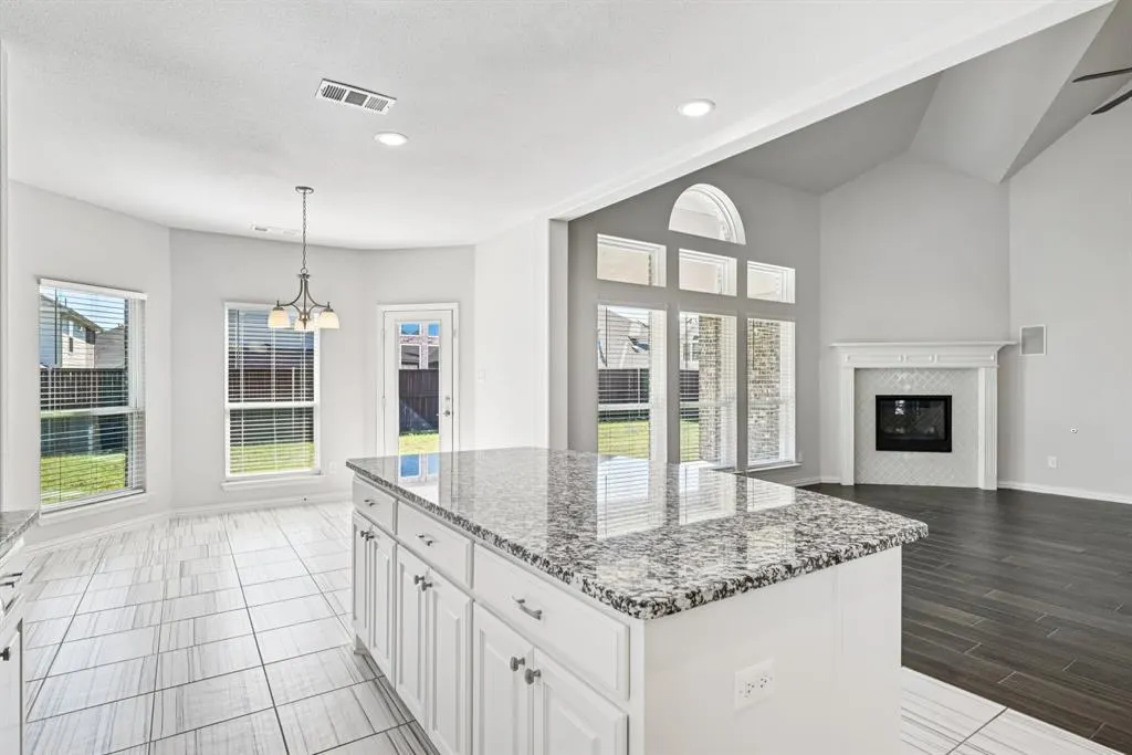 6012 Oakmere Lane