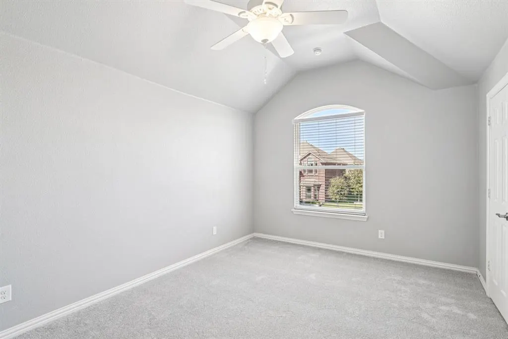 6012 Oakmere Lane