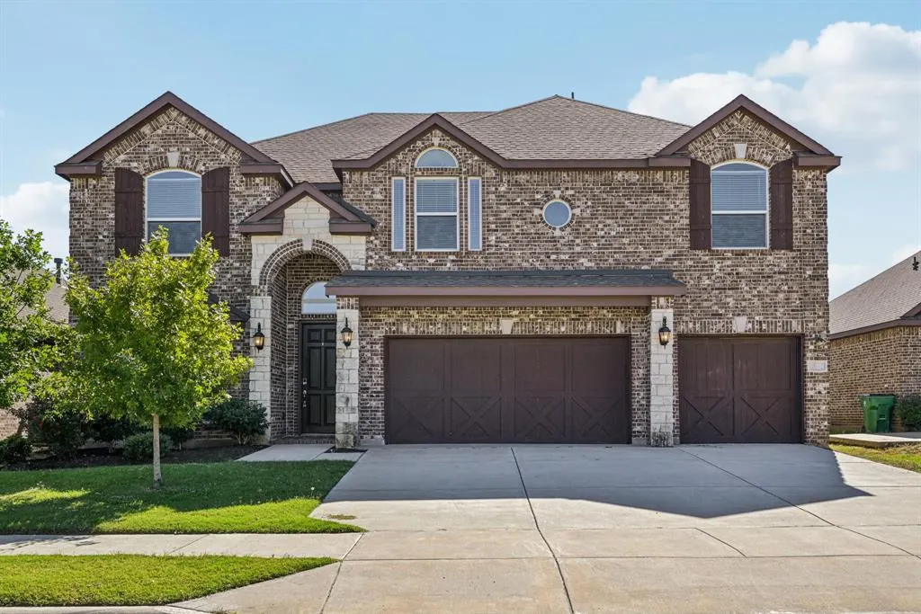 6012 Oakmere Lane