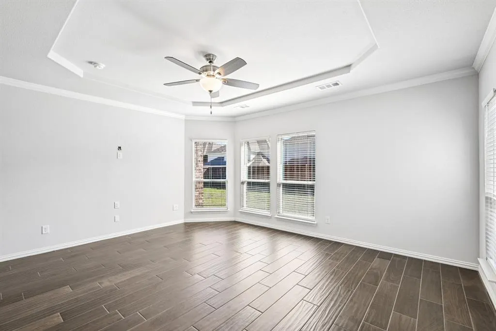 6012 Oakmere Lane
