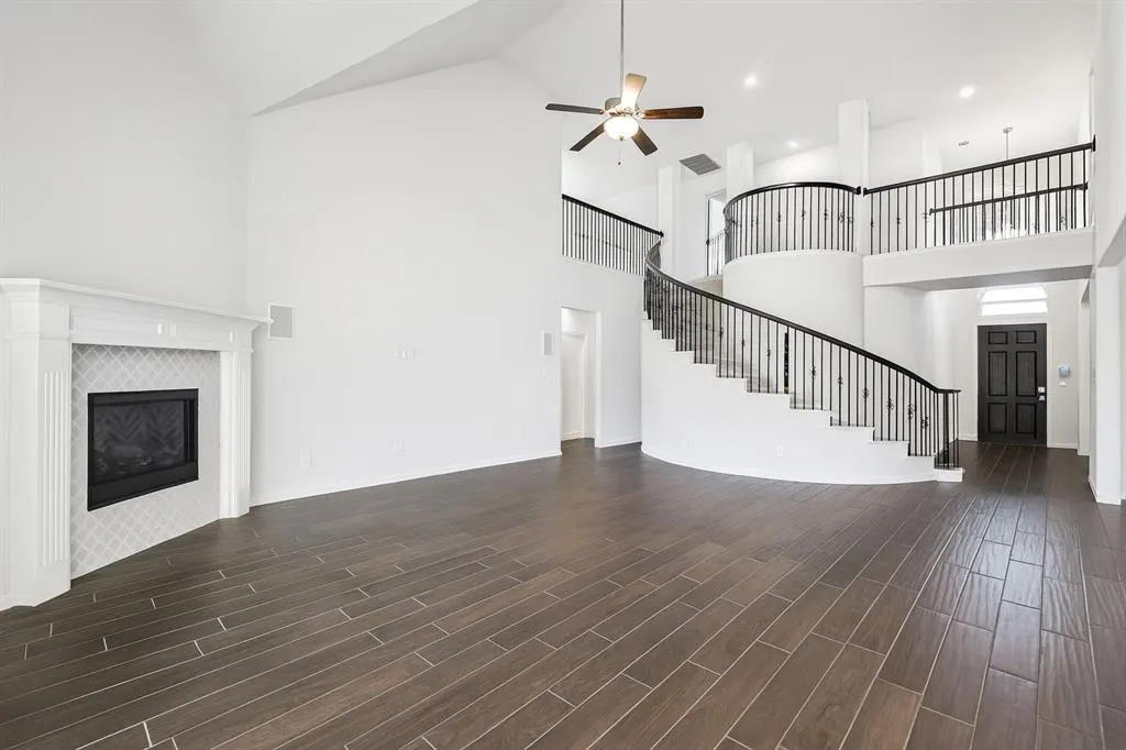 6012 Oakmere Lane