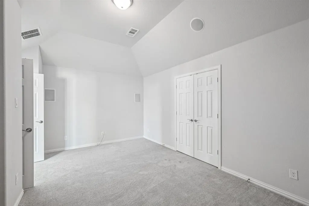 6012 Oakmere Lane