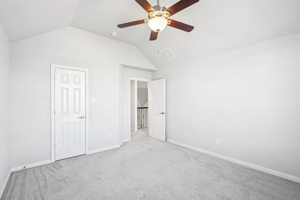 6012 Oakmere Lane