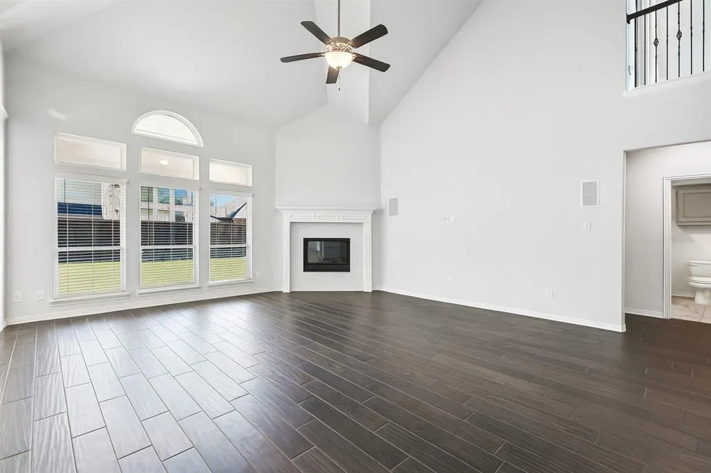 6012 Oakmere Lane