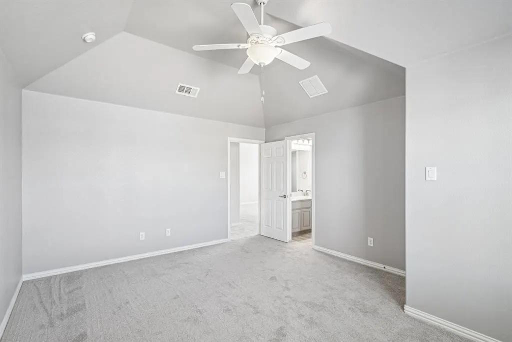6012 Oakmere Lane