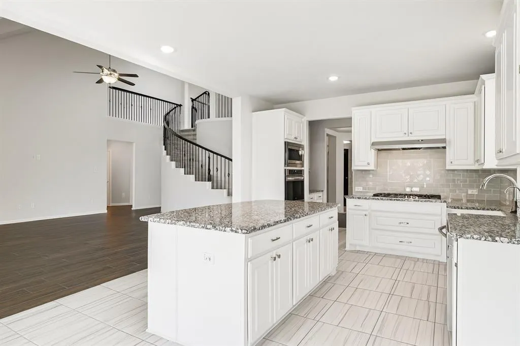 6012 Oakmere Lane