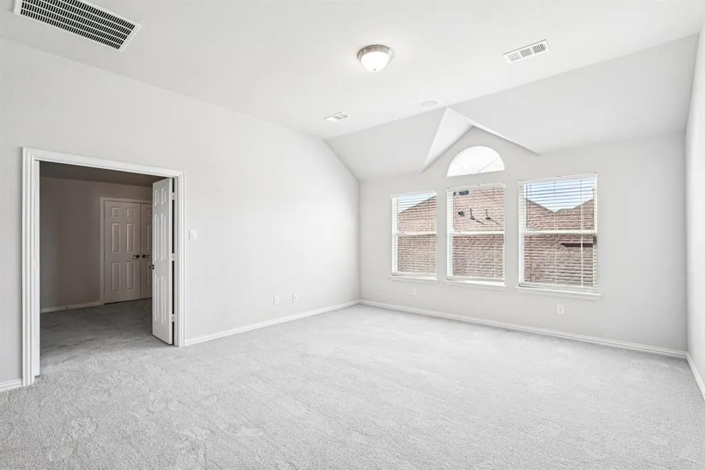 6012 Oakmere Lane