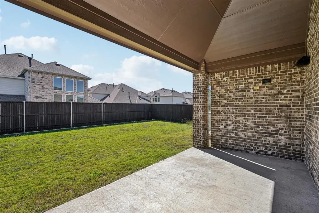 6012 Oakmere Lane