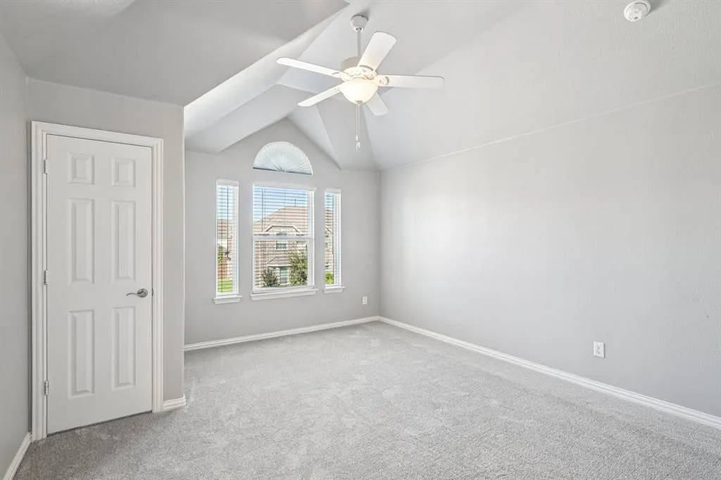 6012 Oakmere Lane
