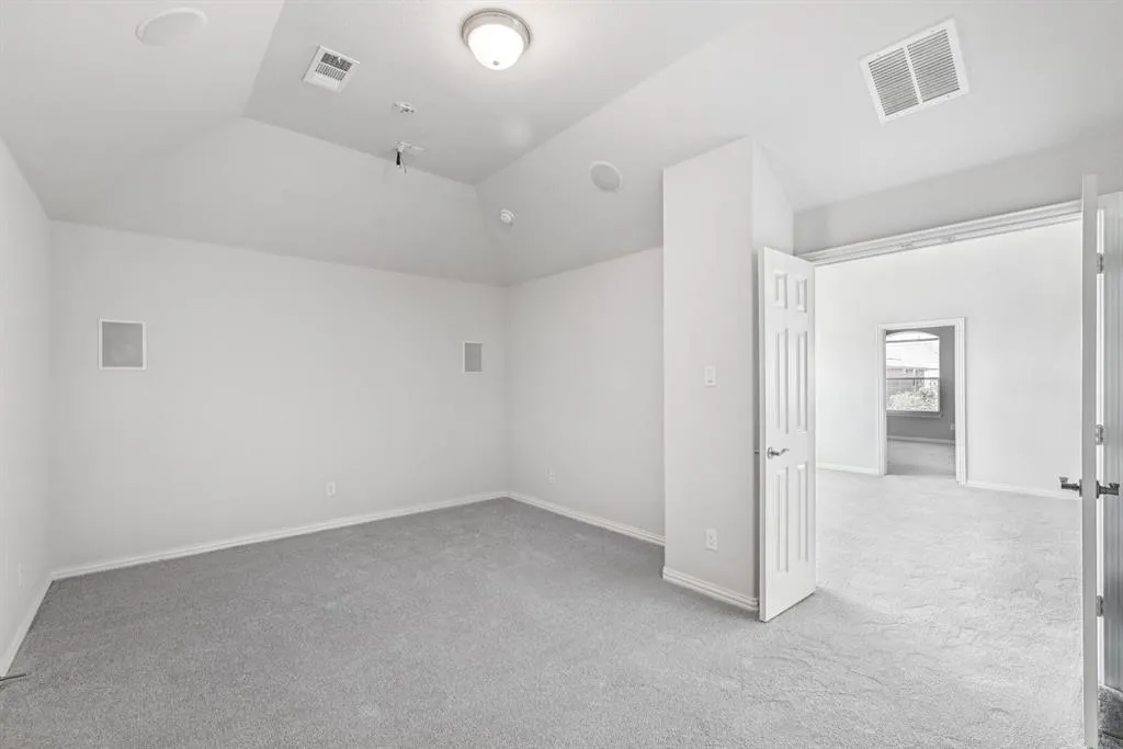 6012 Oakmere Lane