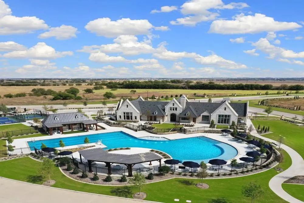 2800 Crane Court