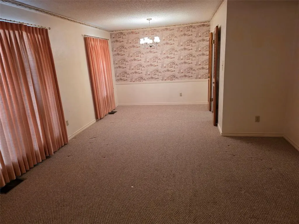 1807 Mapleton Drive