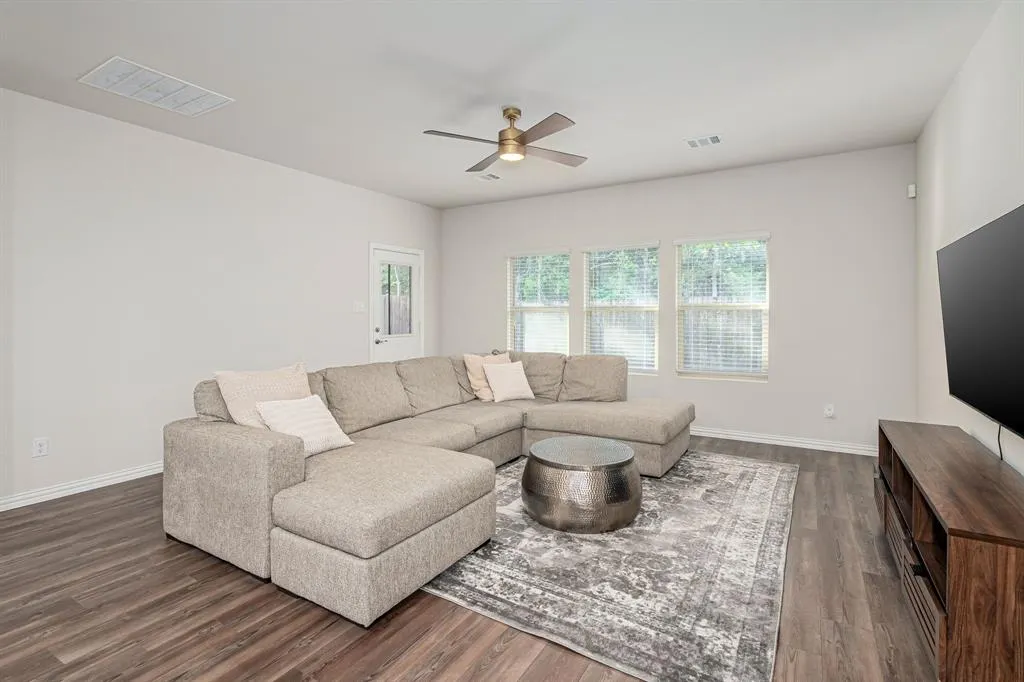 3905 Buckeye Bend