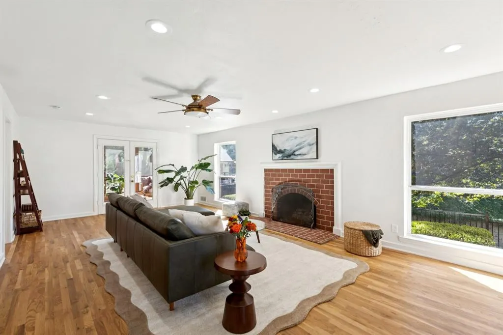 1309 Dumont Drive