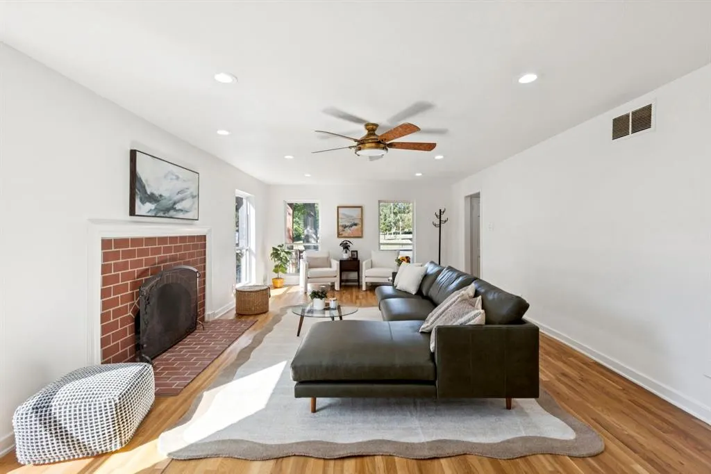 1309 Dumont Drive