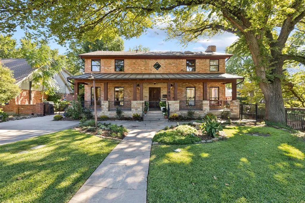 1309 Dumont Drive