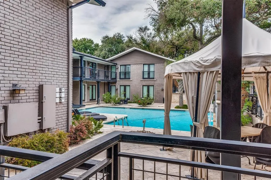 10209 Regal Oaks Drive, #112