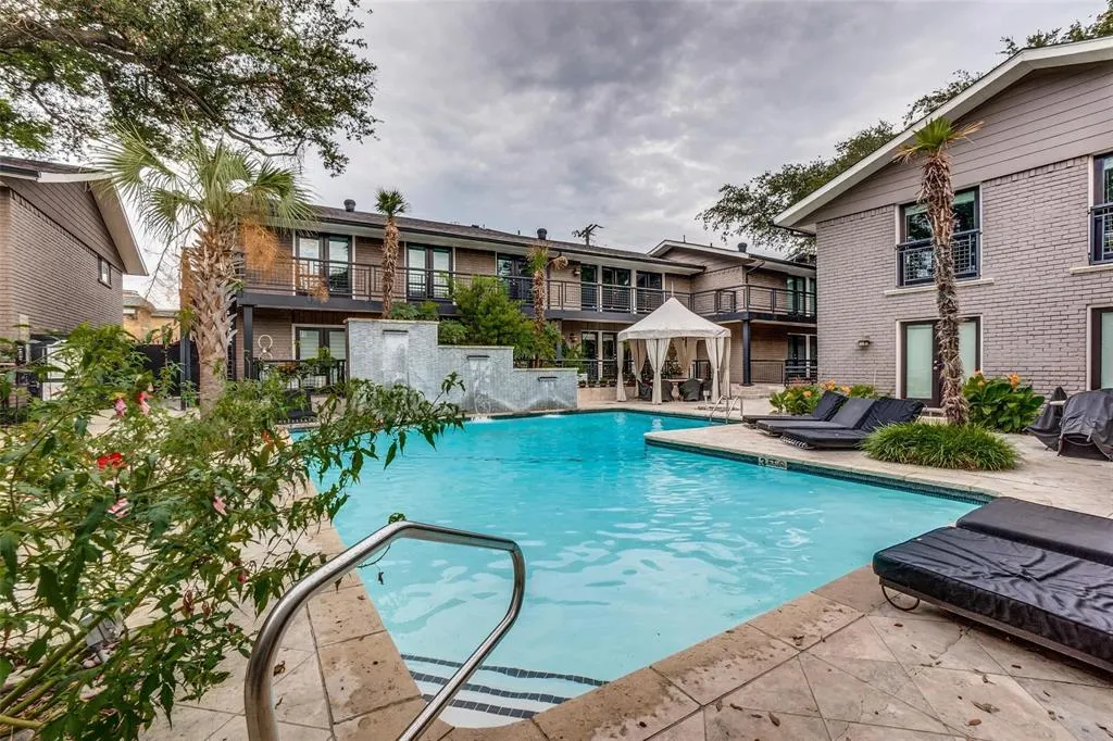 10209 Regal Oaks Drive, #112