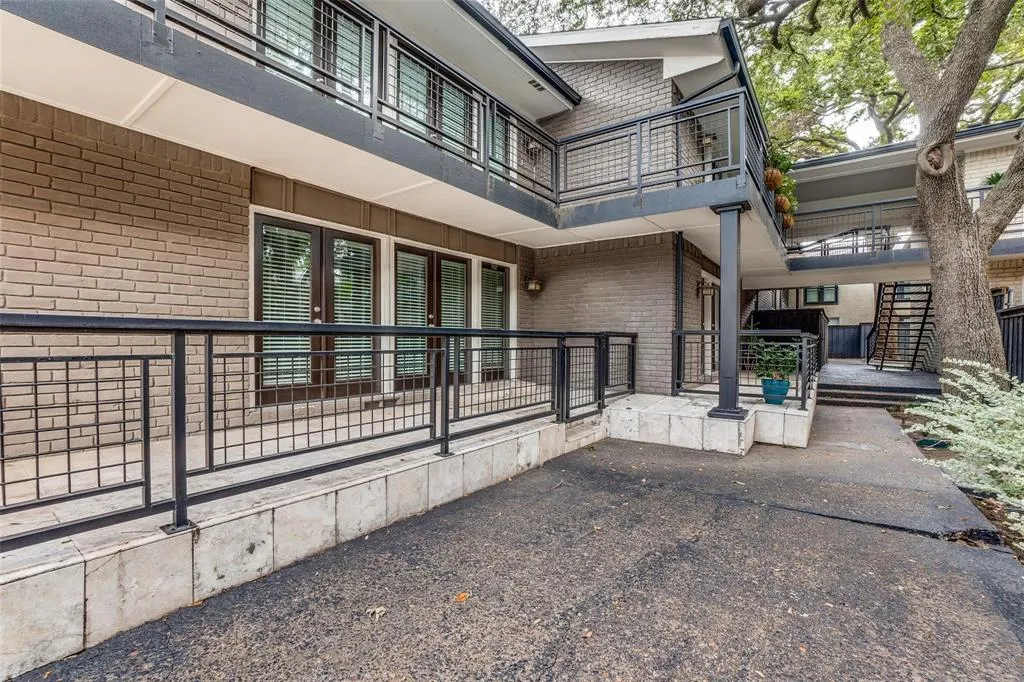 10209 Regal Oaks Drive, #112