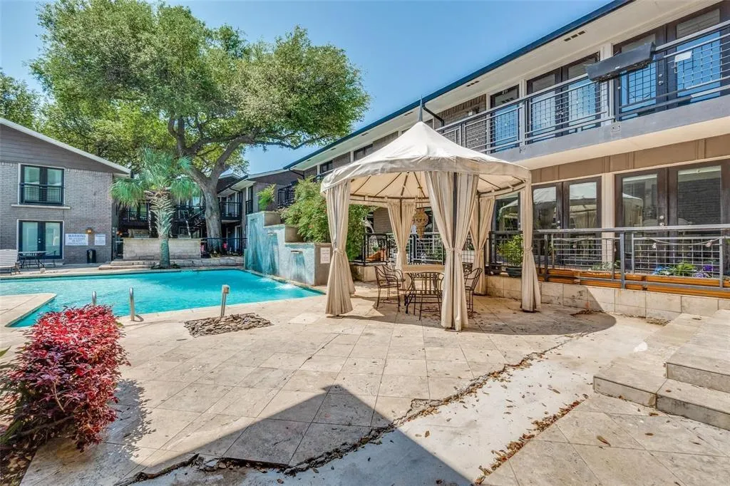 10209 Regal Oaks Drive, #112
