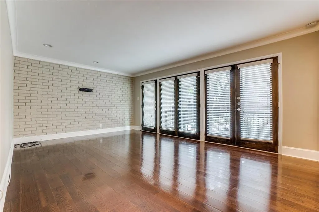 10209 Regal Oaks Drive, #112