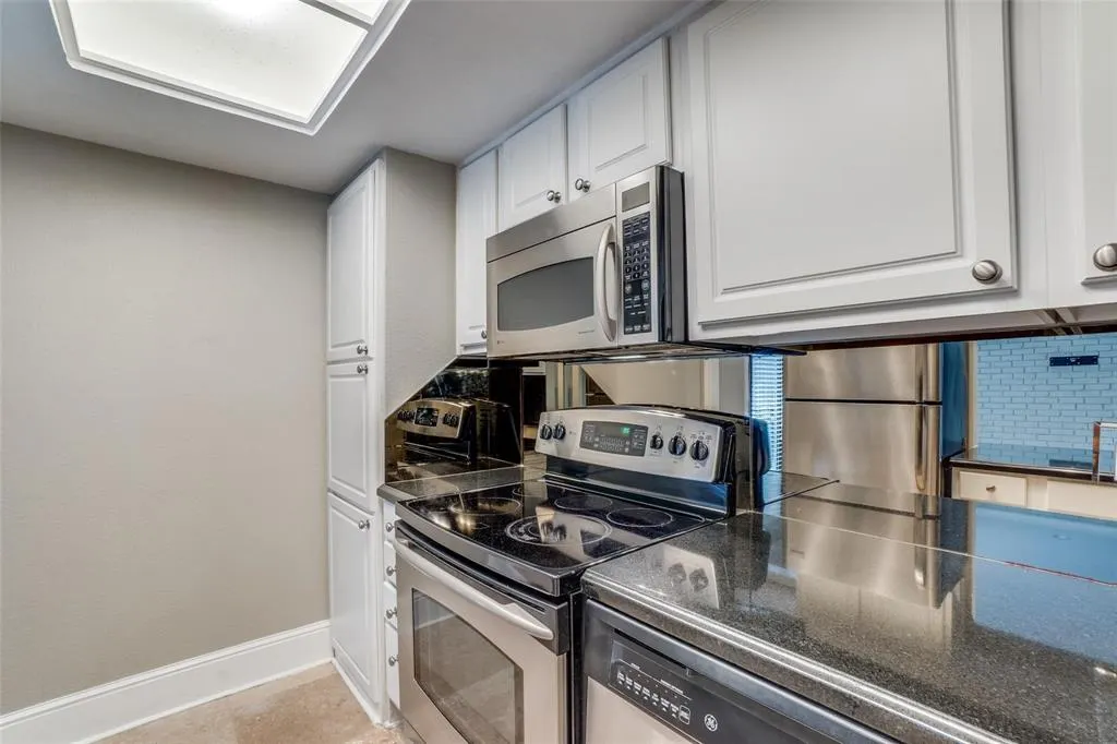 10209 Regal Oaks Drive, #112