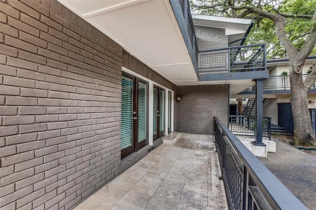 10209 Regal Oaks Drive, #112