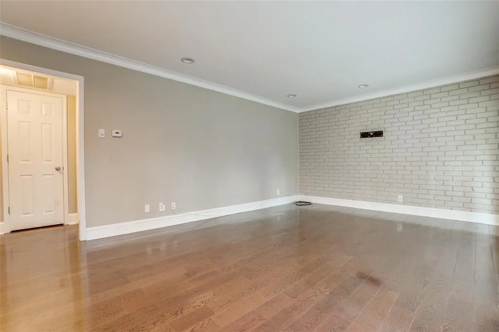 10209 Regal Oaks Drive, #112