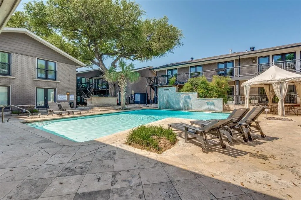 10209 Regal Oaks Drive, #112