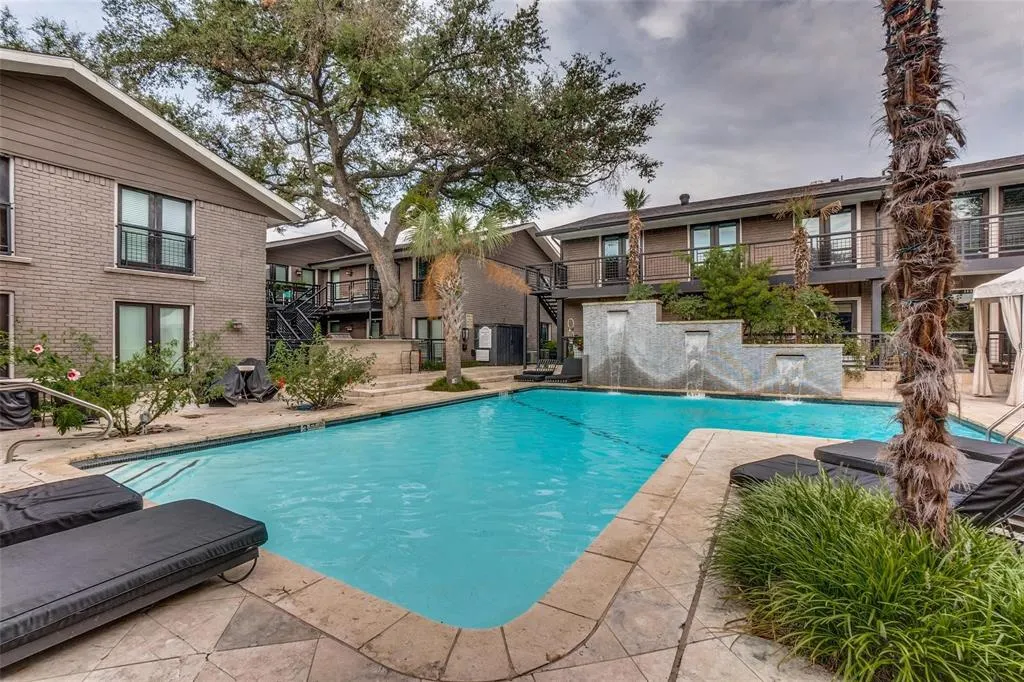 10209 Regal Oaks Drive, #112