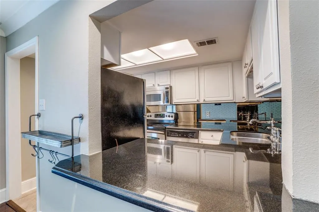 10209 Regal Oaks Drive, #112