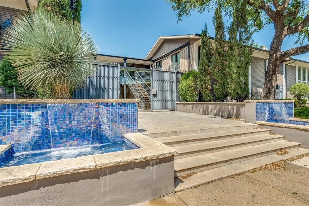 10209 Regal Oaks Drive, #112