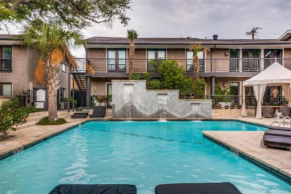 10209 Regal Oaks Drive, #112