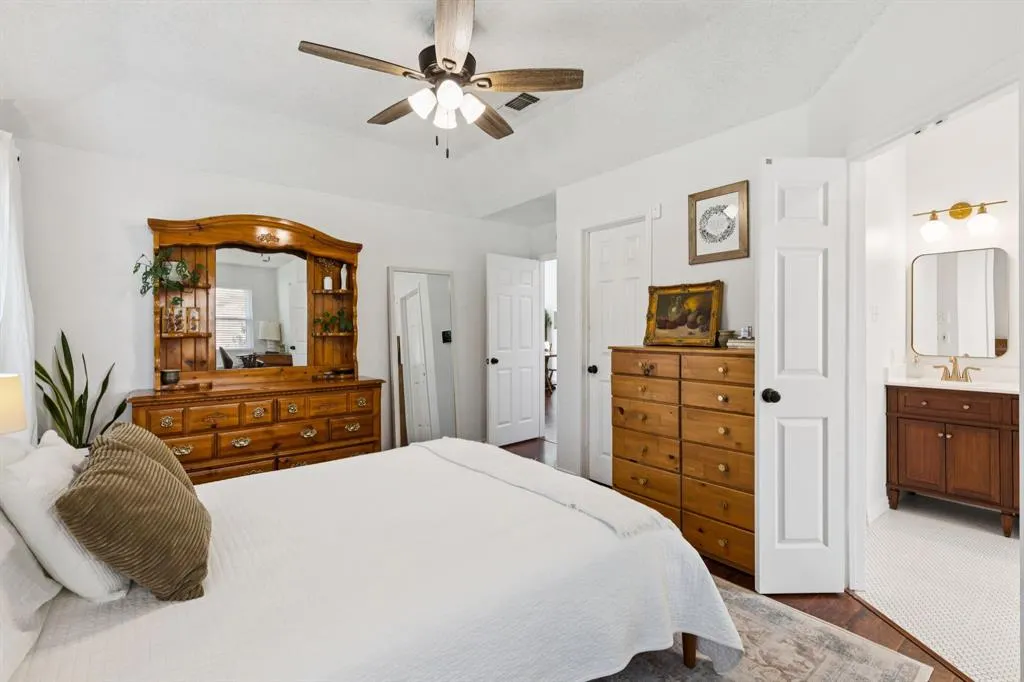 1716 Crescent Creek Lane