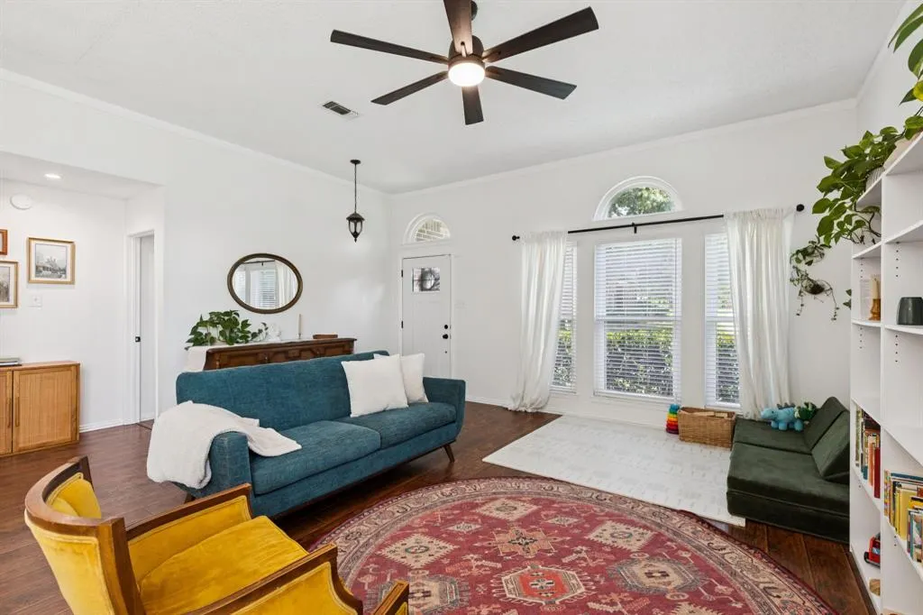 1716 Crescent Creek Lane