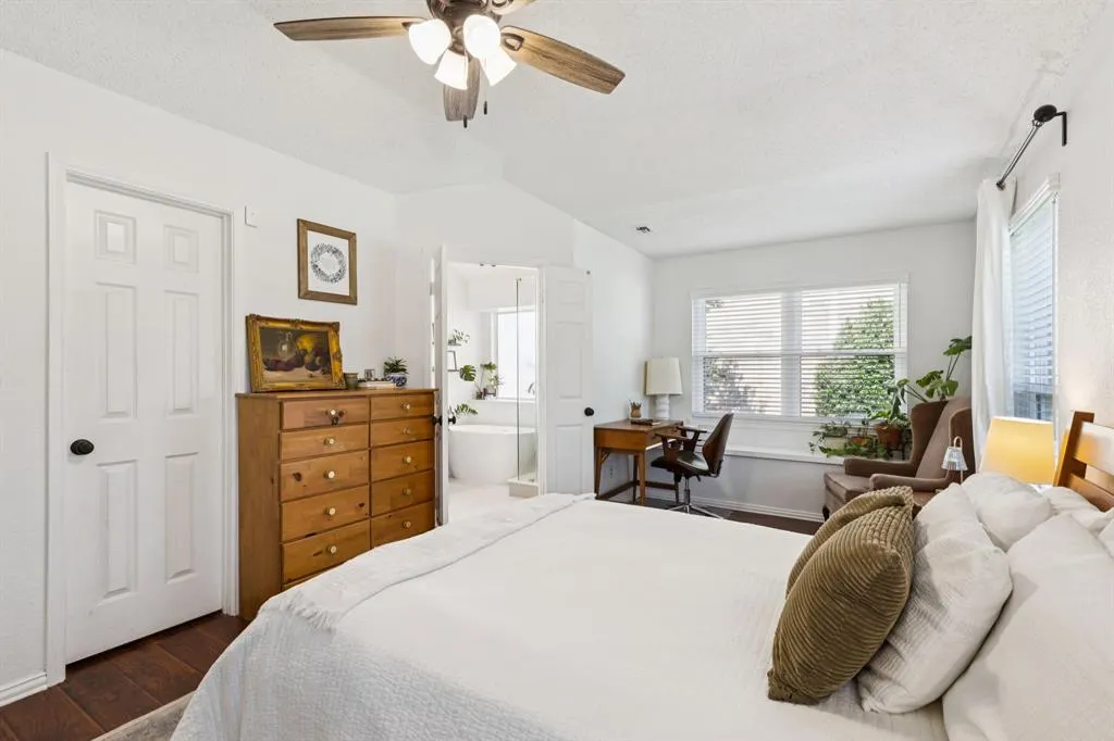 1716 Crescent Creek Lane