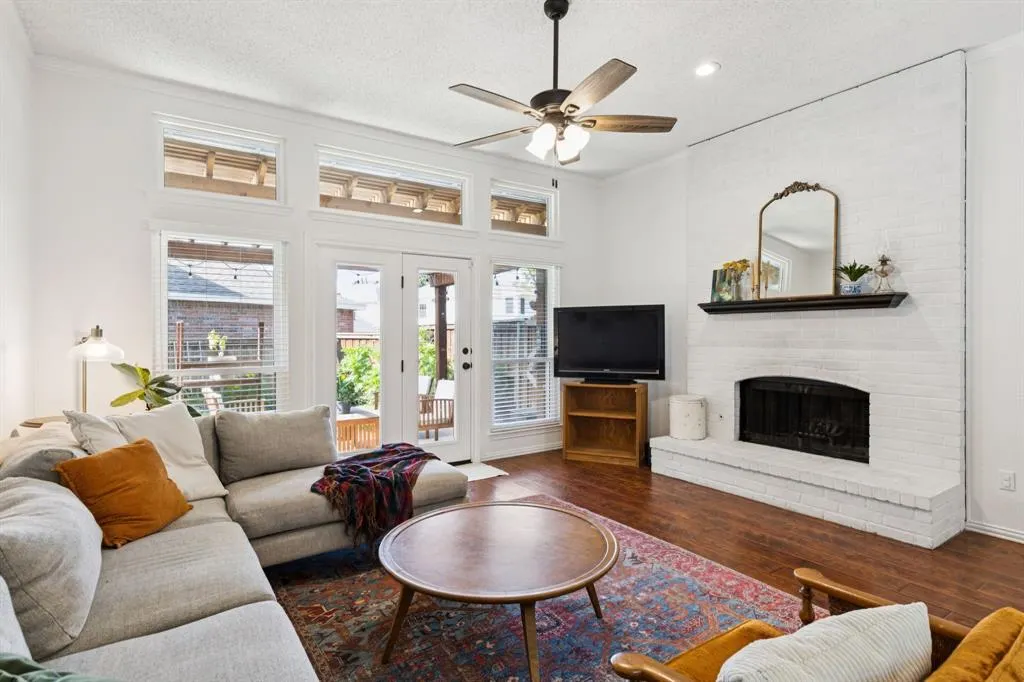 1716 Crescent Creek Lane