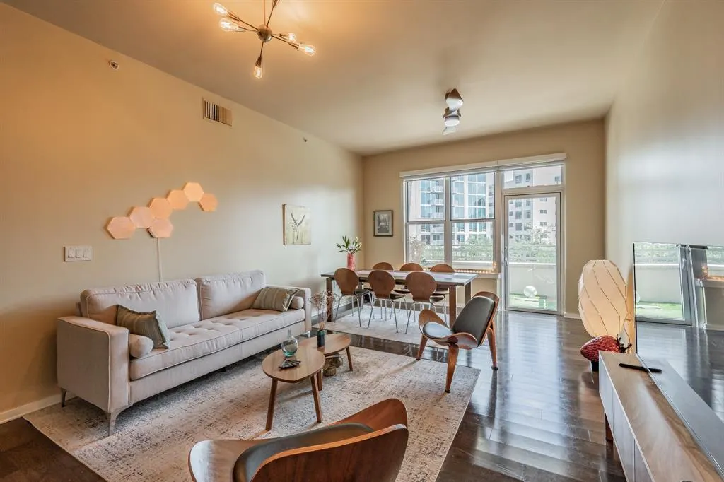 2323 N Houston Street, #310