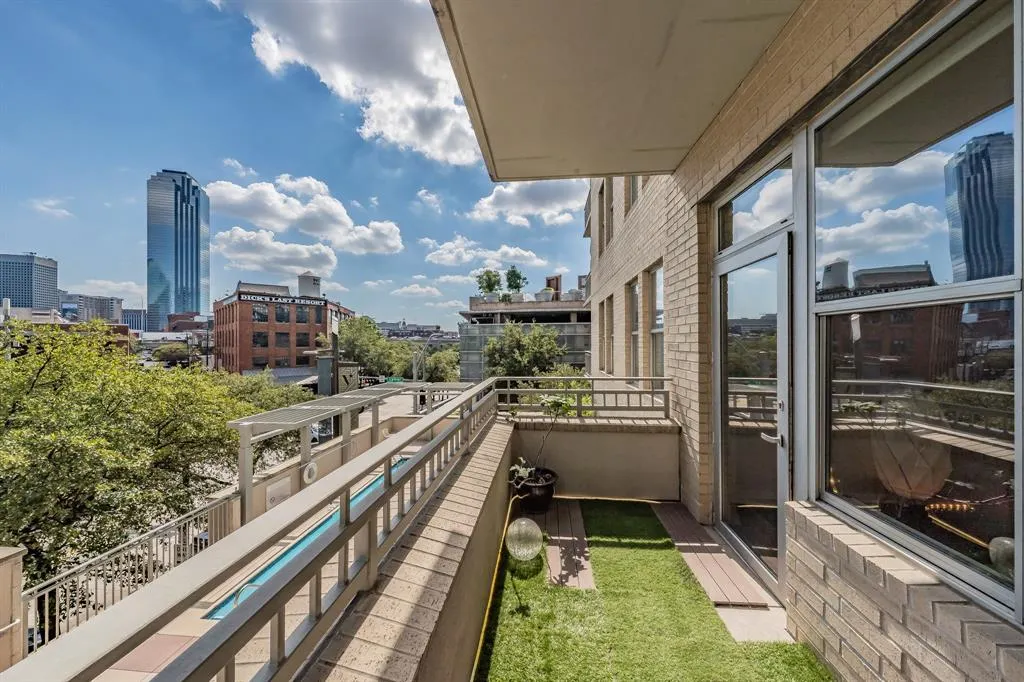 2323 N Houston Street, #310