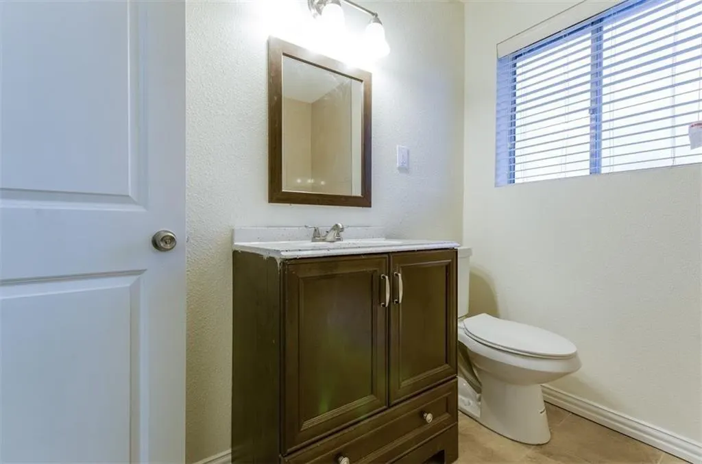 5114 Columbia, #202