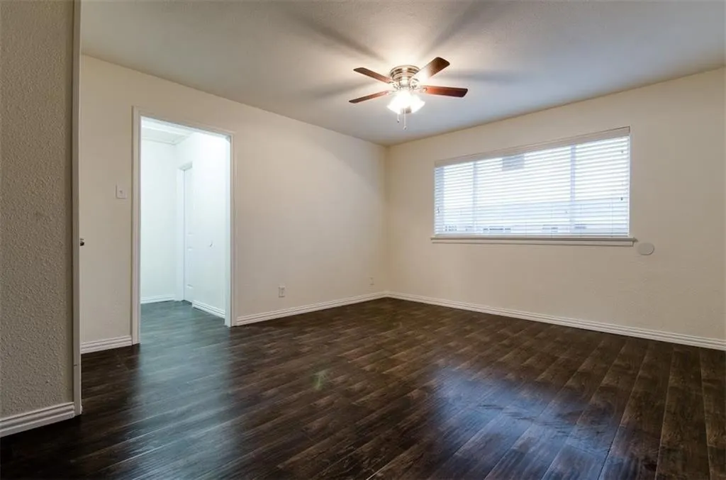 5114 Columbia, #202