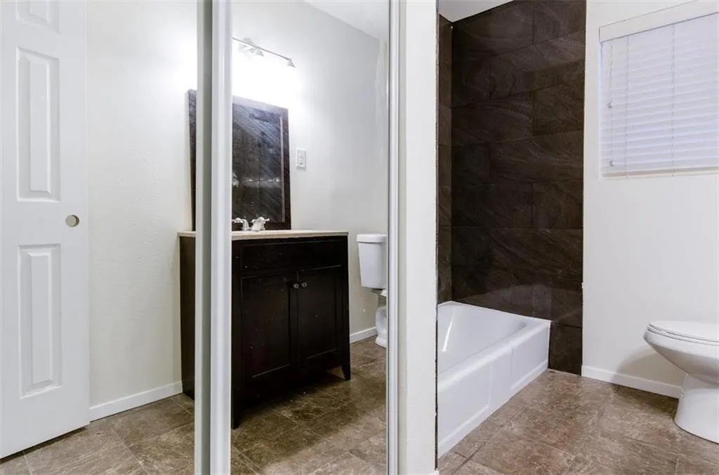 5114 Columbia, #202
