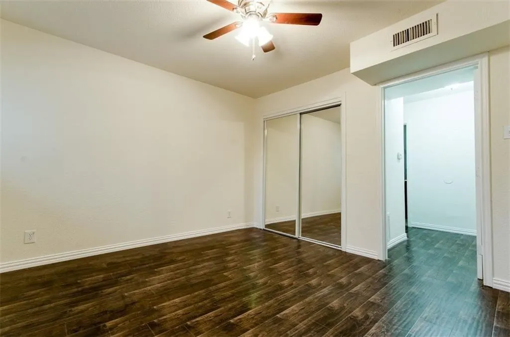 5114 Columbia, #202