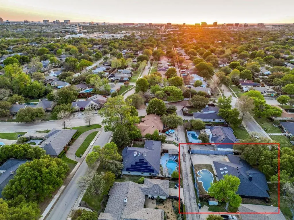 6826 Town Bluff Drive