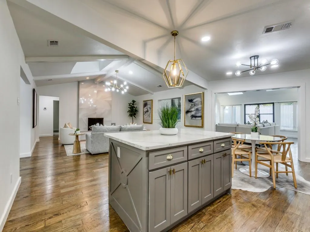 6826 Town Bluff Drive