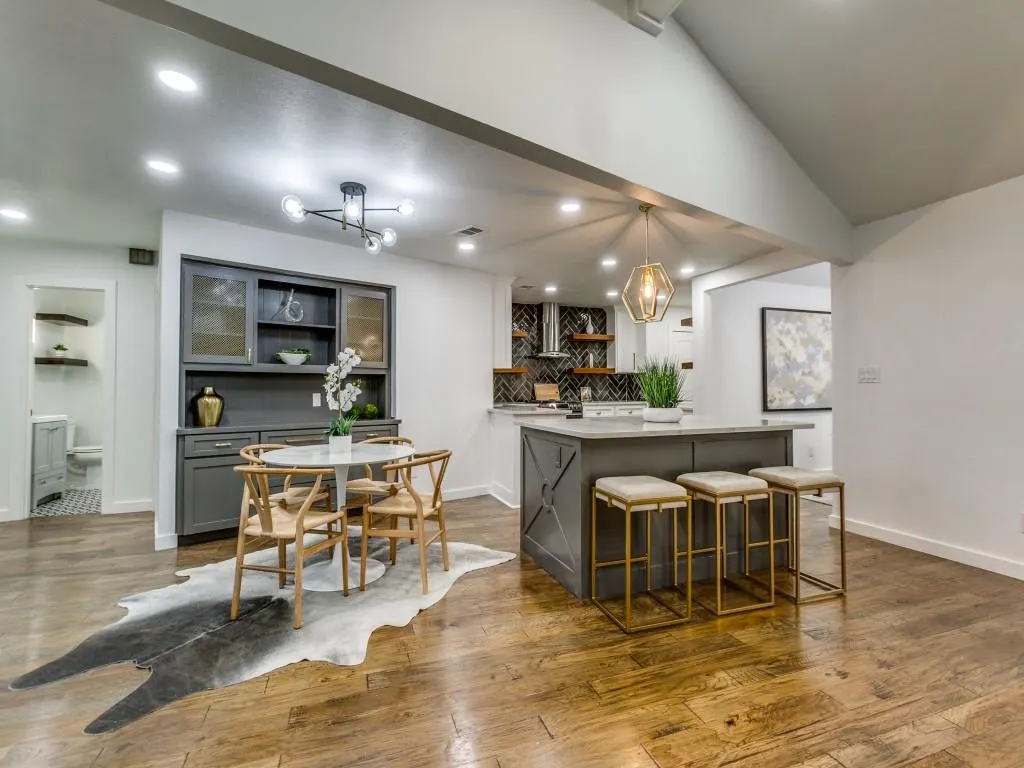6826 Town Bluff Drive